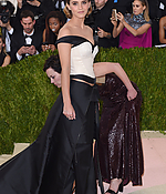 emma_watson_2016_met_costume_institute_gala_76.jpg
