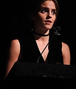 emma_watson_2016_nov_moma_film_benefit_tribute_to_tom_hanks_20.jpg
