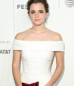 emma_watson_2017_april_26th_the_circle_premiere_tribeca_film_festival_52.jpg