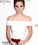 emma_watson_2017_april_26th_the_circle_premiere_tribeca_film_festival_76.jpg