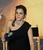 emma_watson_2017_batb_shanghai_press_conference_21.jpg