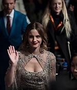 emma_watson_2017_feb_27_batb_premiere_in_shanghai_09.jpg