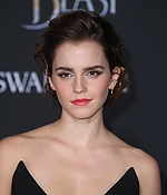 emma_watson_2017_mar_batb_la_premiere_230.jpg