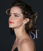 emma_watson_2017_mar_batb_la_premiere_262.jpg