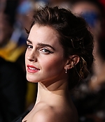 emma_watson_2017_mar_batb_la_premiere_317.jpg