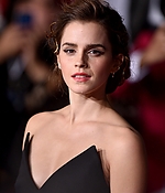 emma_watson_2017_mar_batb_la_premiere_362.jpg