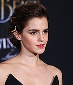 emma_watson_2017_mar_batb_la_premiere_471.jpg