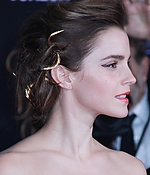 emma_watson_2017_mar_batb_la_premiere_577.jpg