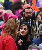 emma_watson_2017_womens_march_on_washington_25.jpg