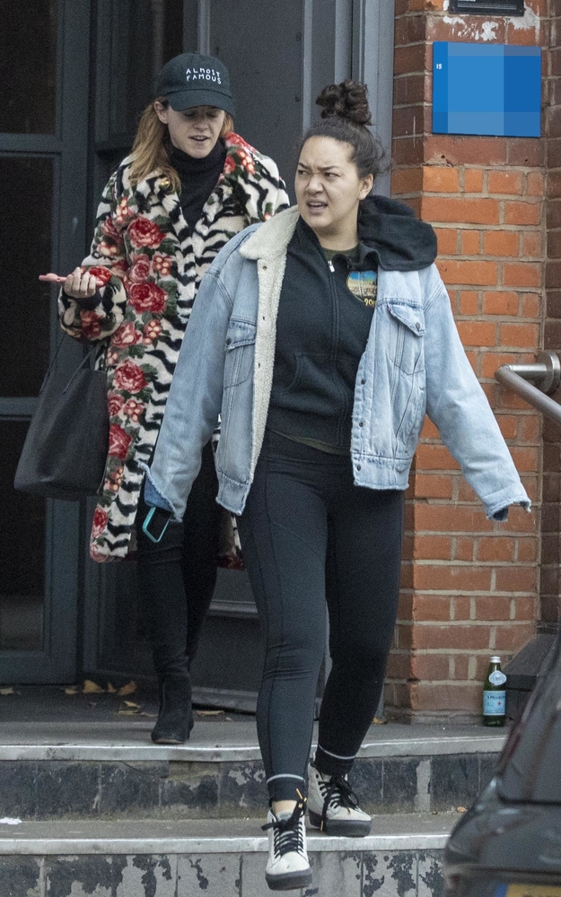 EEW_2019candid_nov3_out_and_about_in_london_034.jpg