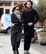 EEW_2019candid_dec18_out_for_lunch_in_london_008.jpg